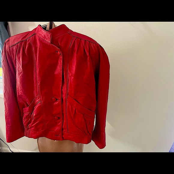 *RARE* 80’s, Bally of Switzerland, (made in Italy) cherry red leather short coat - Picture 7 of 10